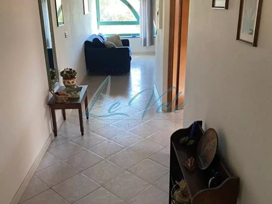 Immagine 6 di Mansarda in vendita  a Massa