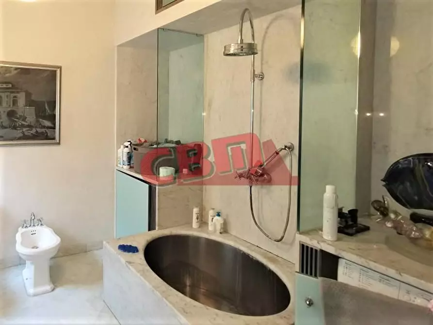 Immagine 22 di Appartamento in vendita  a Livorno