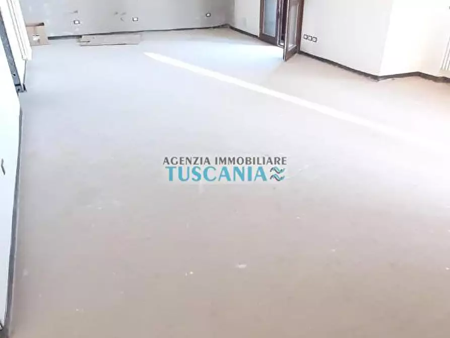 Immagine 15 di Casa trifamiliare in vendita  a Cecina