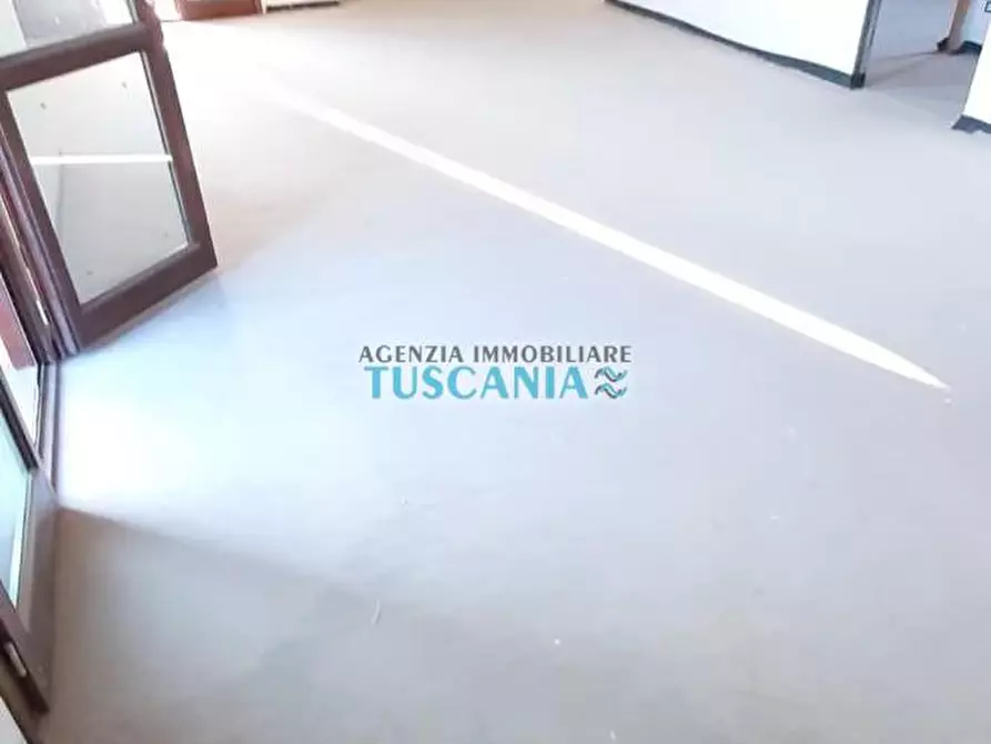 Immagine 7 di Casa trifamiliare in vendita  a Cecina
