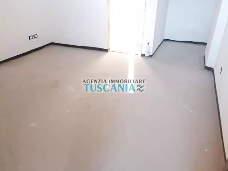Immagine 16 di Casa trifamiliare in vendita  a Cecina