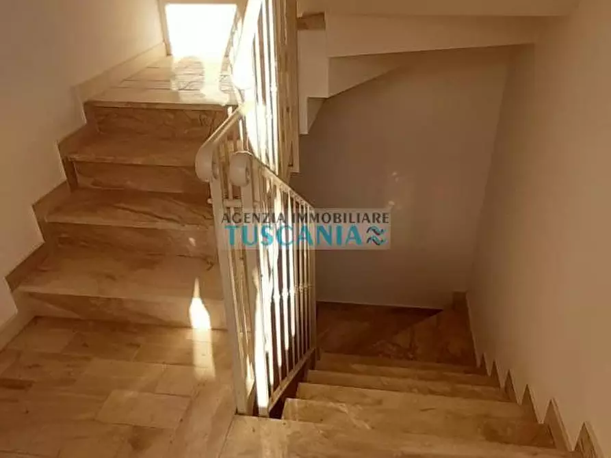 Immagine 12 di Casa trifamiliare in vendita  a Cecina
