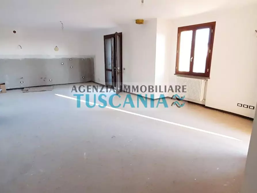 Immagine 5 di Casa trifamiliare in vendita  a Cecina