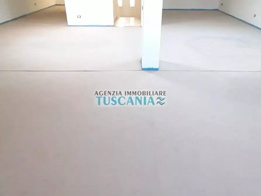 Immagine 24 di Casa trifamiliare in vendita  a Cecina