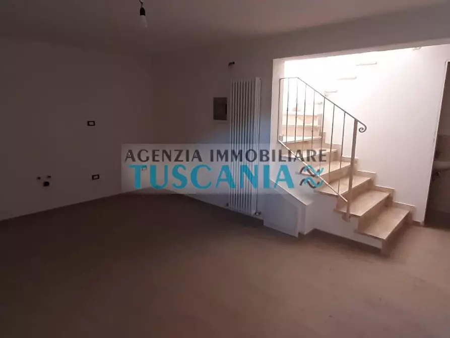Immagine 28 di Casa trifamiliare in vendita  a Cecina