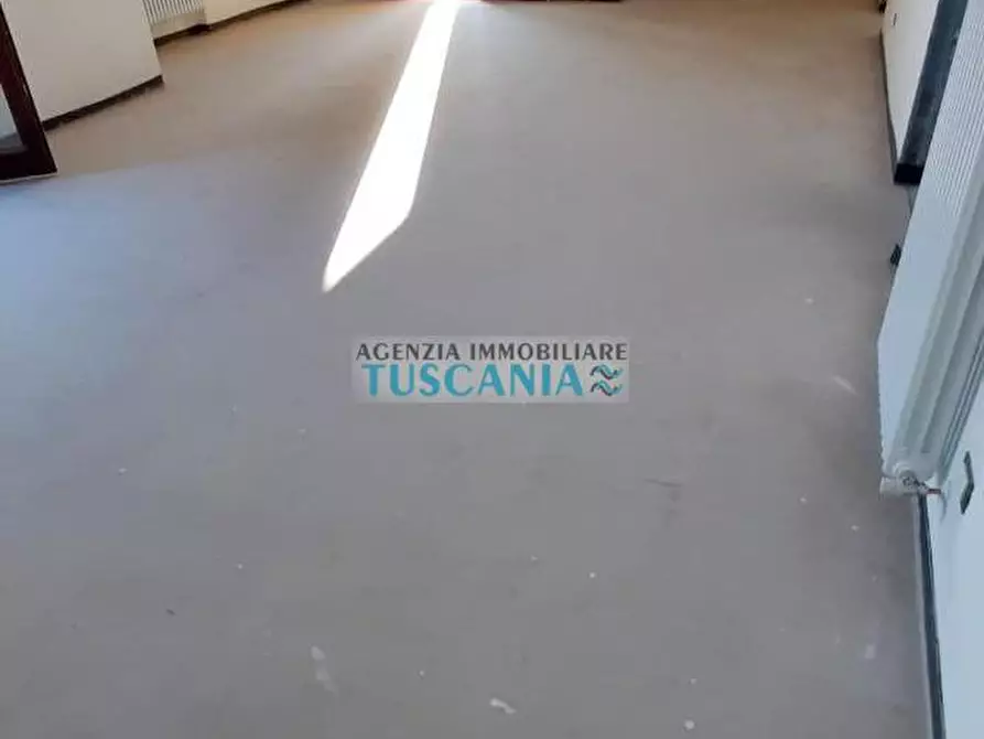 Immagine 6 di Casa trifamiliare in vendita  a Cecina