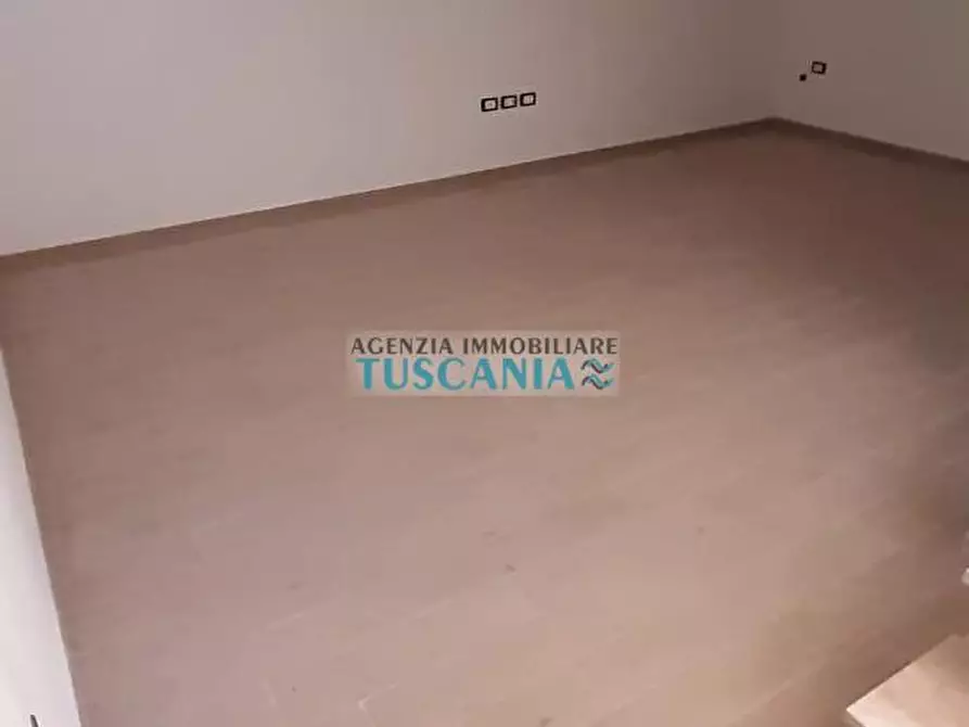 Immagine 27 di Casa trifamiliare in vendita  a Cecina