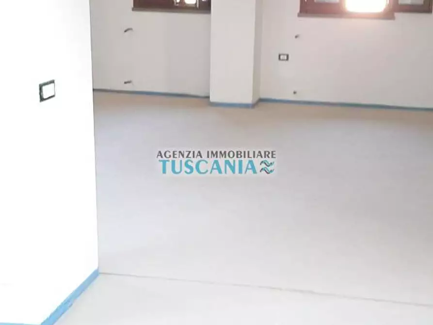 Immagine 19 di Casa trifamiliare in vendita  a Cecina