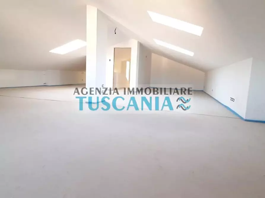 Immagine 17 di Casa trifamiliare in vendita  a Cecina