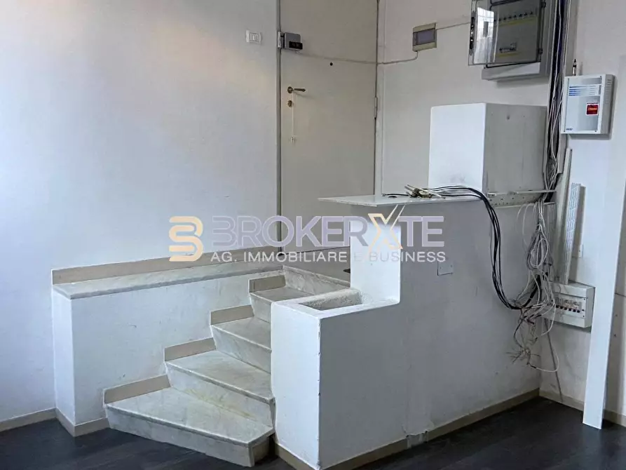 Immagine 5 di Locale commerciale in affitto  a Carrara