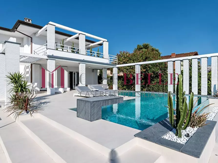 Immagine 3 di Villa in affitto  a Forte Dei Marmi