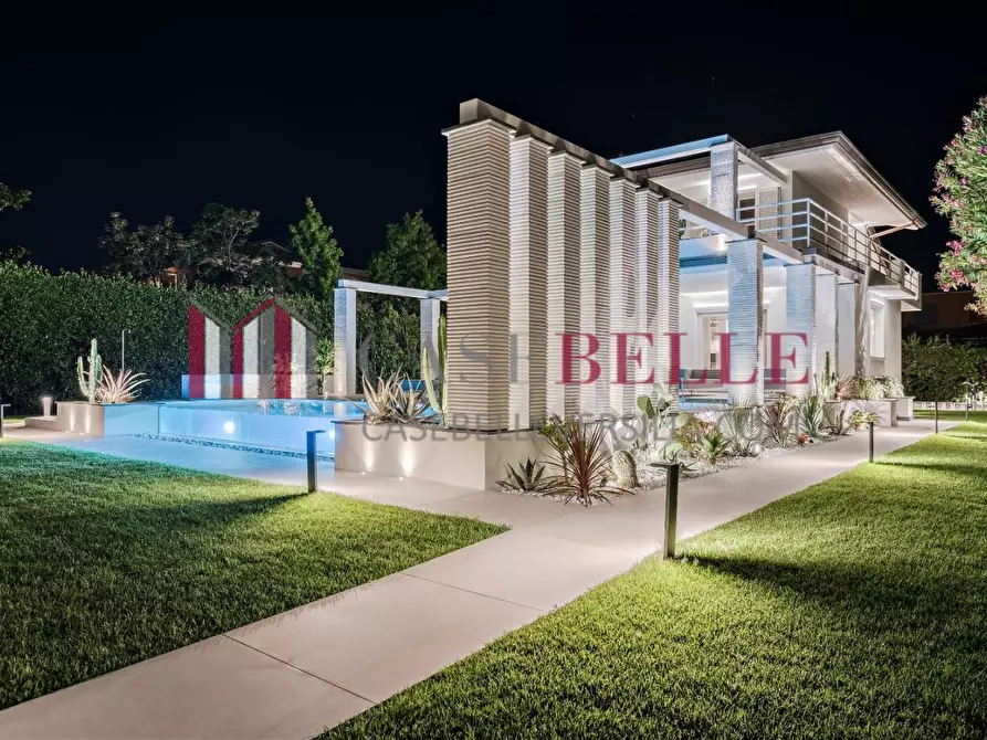 Immagine 22 di Villa in affitto  a Forte Dei Marmi