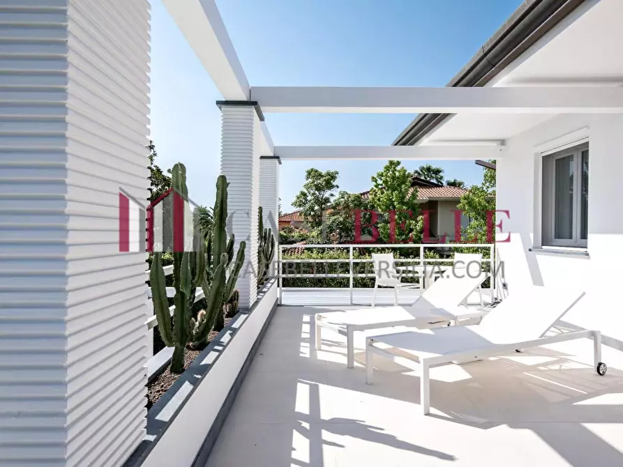 Immagine 2 di Villa in affitto  a Forte Dei Marmi