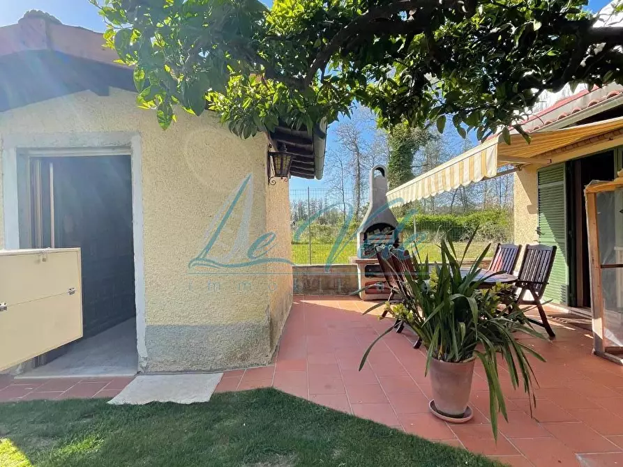 Immagine 4 di Casa indipendente in vendita  a Massa