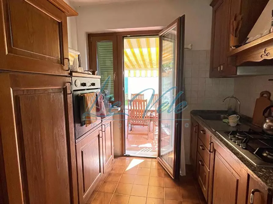 Immagine 11 di Casa indipendente in vendita  a Massa