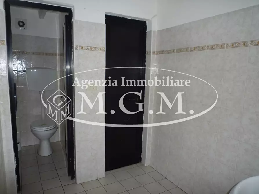 Immagine 6 di Locale commerciale in affitto  a Castelfranco Di Sotto