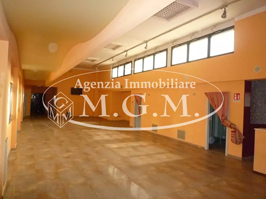 Immagine 11 di Locale commerciale in affitto  a Castelfranco Di Sotto