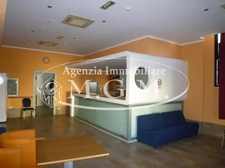 Immagine 14 di Locale commerciale in affitto  a Castelfranco Di Sotto