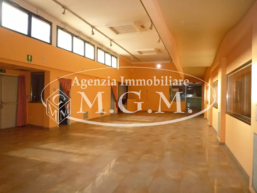 Immagine 3 di Locale commerciale in affitto  a Castelfranco Di Sotto