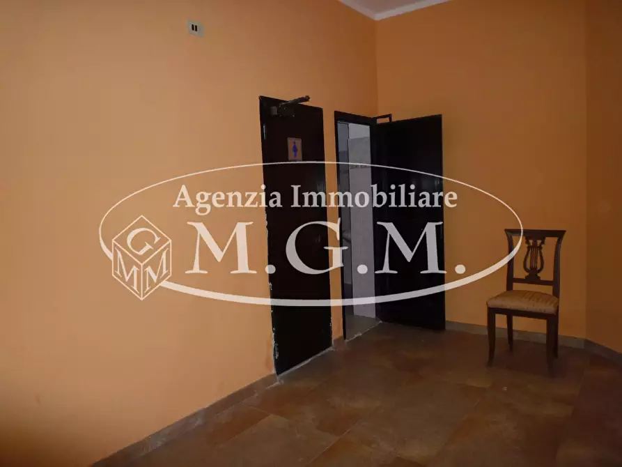 Immagine 5 di Locale commerciale in affitto  a Castelfranco Di Sotto