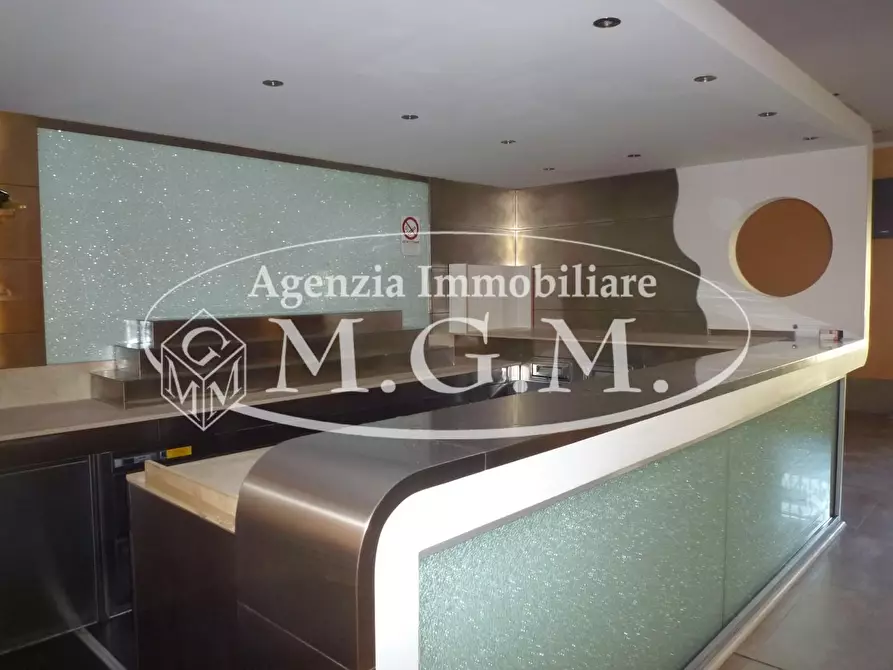 Immagine 15 di Locale commerciale in affitto  a Castelfranco Di Sotto