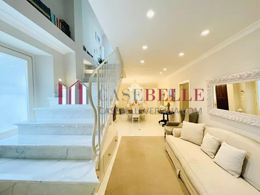 Immagine 2 di Villa in affitto  a Forte Dei Marmi