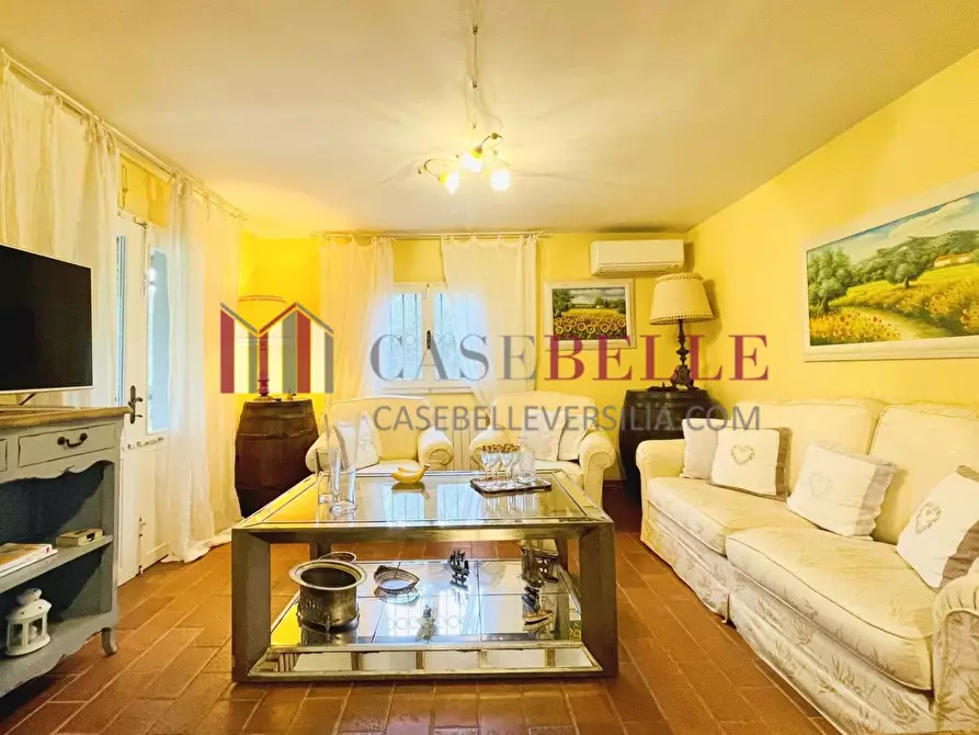 Immagine 8 di Casa indipendente in affitto  a Forte Dei Marmi