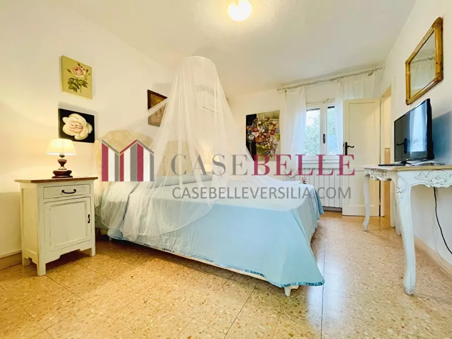 Immagine 35 di Casa indipendente in affitto  a Forte Dei Marmi