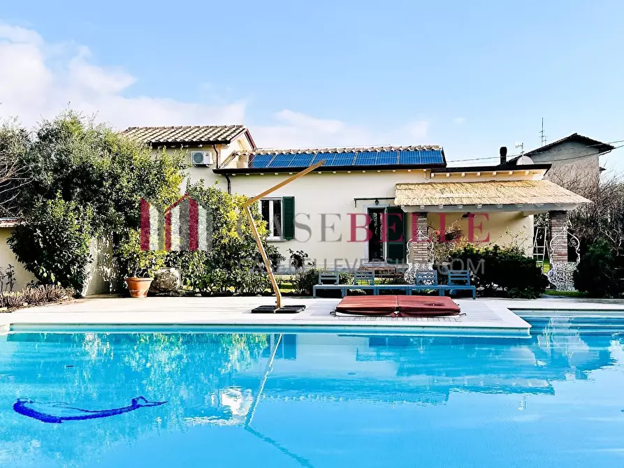 Immagine 50 di Casa indipendente in affitto  a Forte Dei Marmi