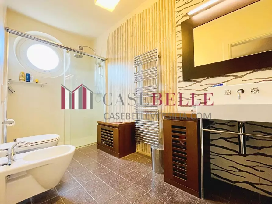 Immagine 40 di Casa indipendente in affitto  a Forte Dei Marmi