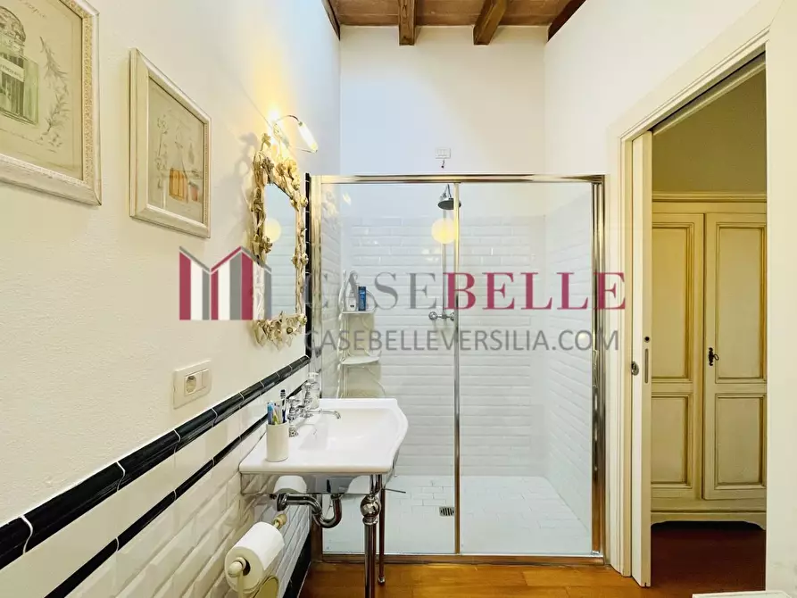 Immagine 9 di Casa indipendente in affitto  a Forte Dei Marmi