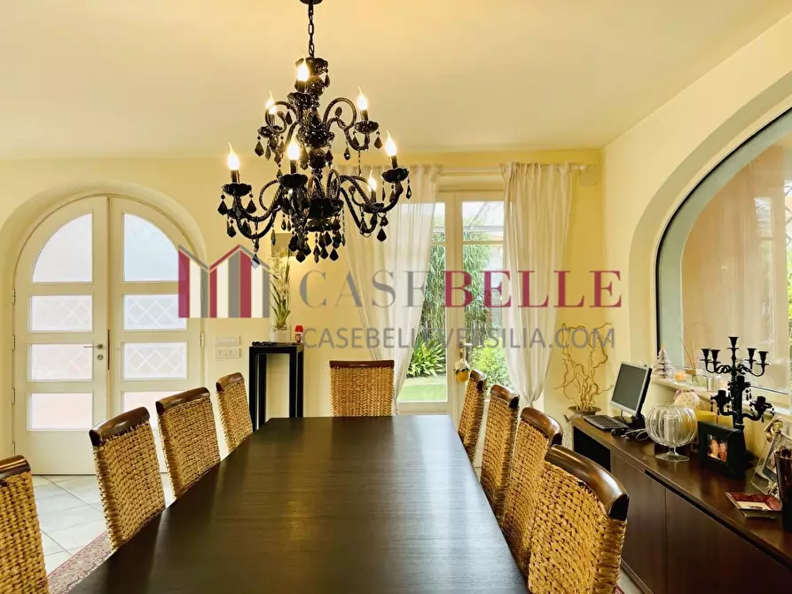 Immagine 29 di Casa indipendente in affitto  a Forte Dei Marmi