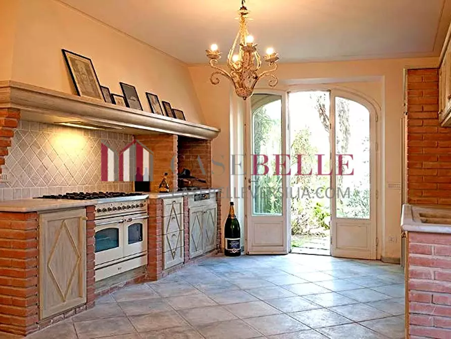 Immagine 2 di Casa indipendente in affitto  a Forte Dei Marmi