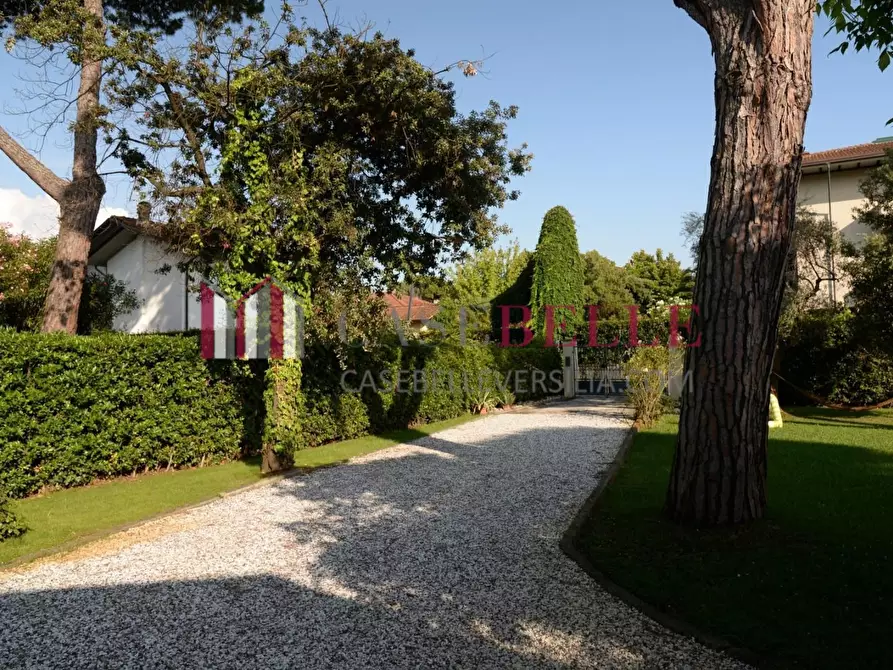 Immagine 15 di Villa in affitto  a Forte Dei Marmi