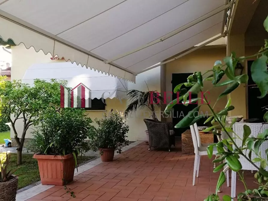 Immagine 13 di Villa in affitto  a Forte Dei Marmi