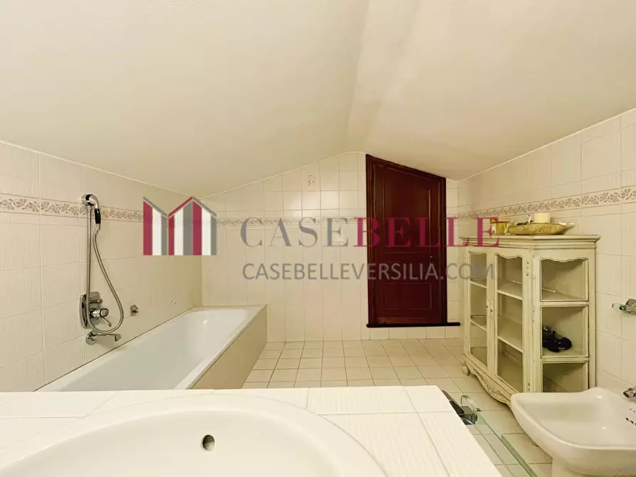 Immagine 40 di Casa bifamiliare in affitto  a Forte Dei Marmi