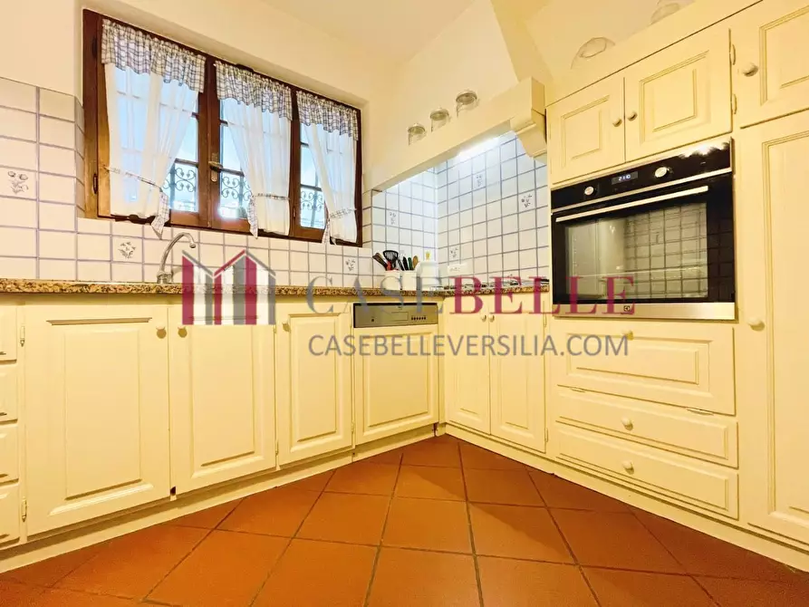 Immagine 10 di Casa bifamiliare in affitto  a Forte Dei Marmi