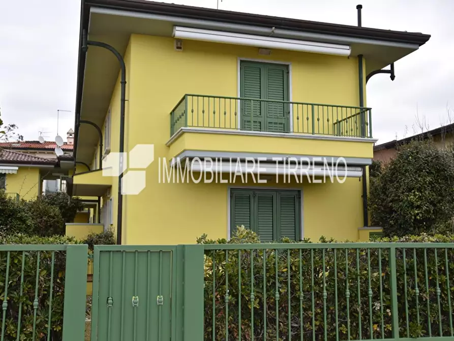 Immagine 1 di Appartamento in affitto  a Massa