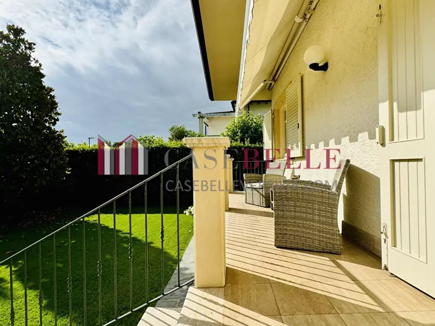 Immagine 54 di Villa in affitto  a Forte Dei Marmi