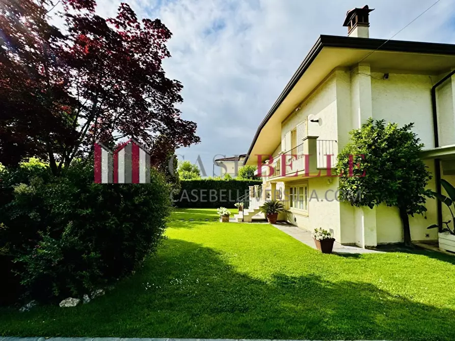 Immagine 52 di Villa in affitto  a Forte Dei Marmi