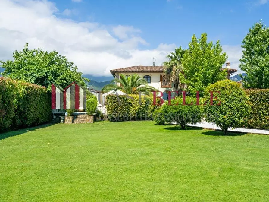 Immagine 73 di Casa bifamiliare in affitto  a Seravezza