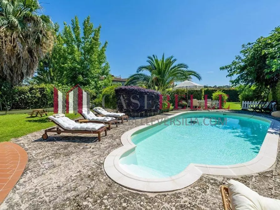 Immagine 52 di Casa bifamiliare in affitto  a Seravezza