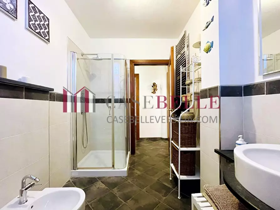 Immagine 39 di Casa bifamiliare in affitto  a Seravezza