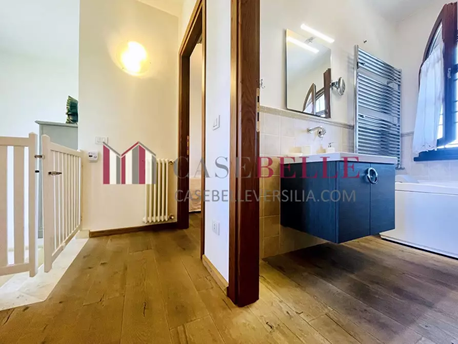 Immagine 24 di Casa bifamiliare in affitto  a Seravezza