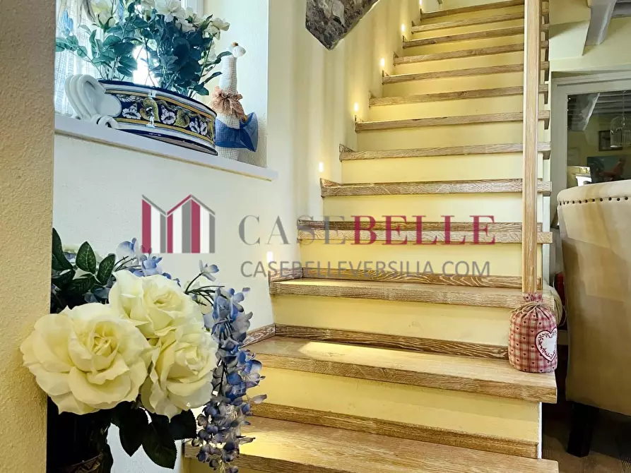 Immagine 103 di Villa in affitto  a Seravezza