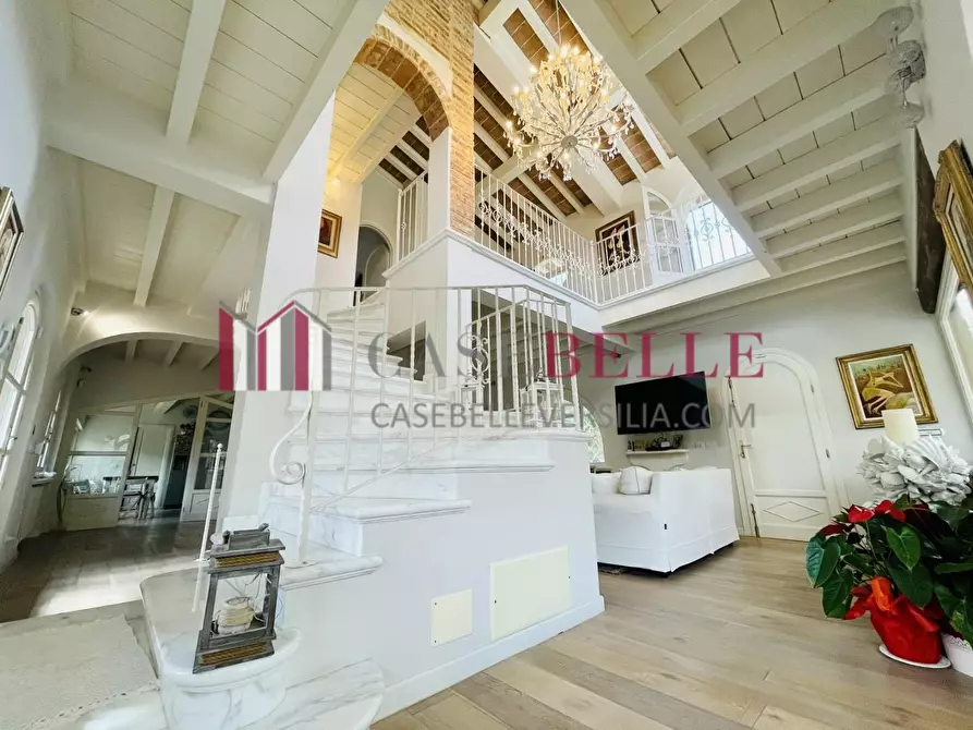 Immagine 49 di Villa in affitto  a Seravezza