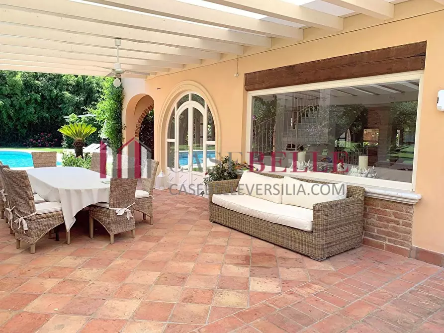 Immagine 69 di Villa in affitto  a Seravezza