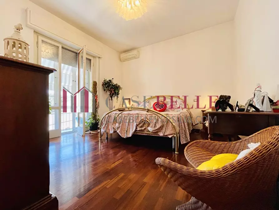 Immagine 52 di Villa in vendita  a Camaiore