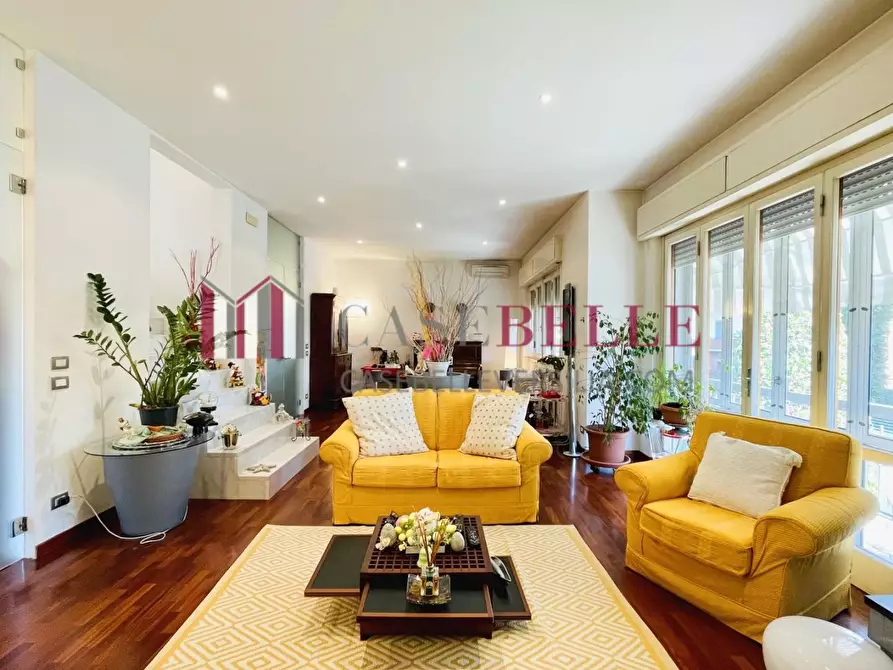 Immagine 38 di Villa in vendita  a Camaiore