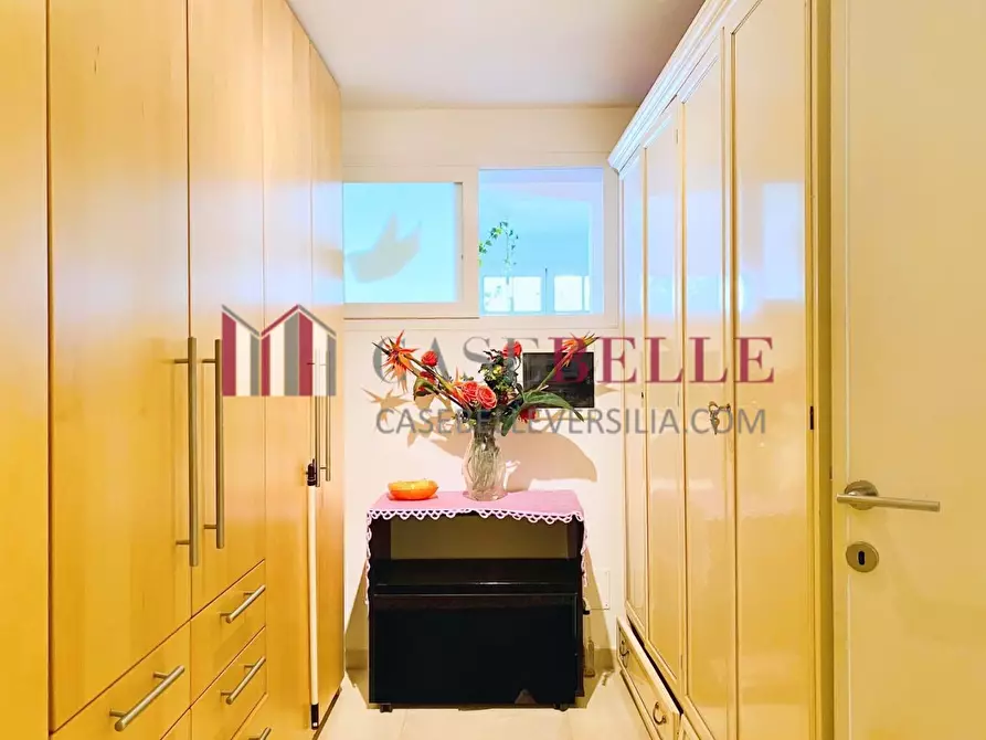 Immagine 17 di Villa in vendita  a Camaiore